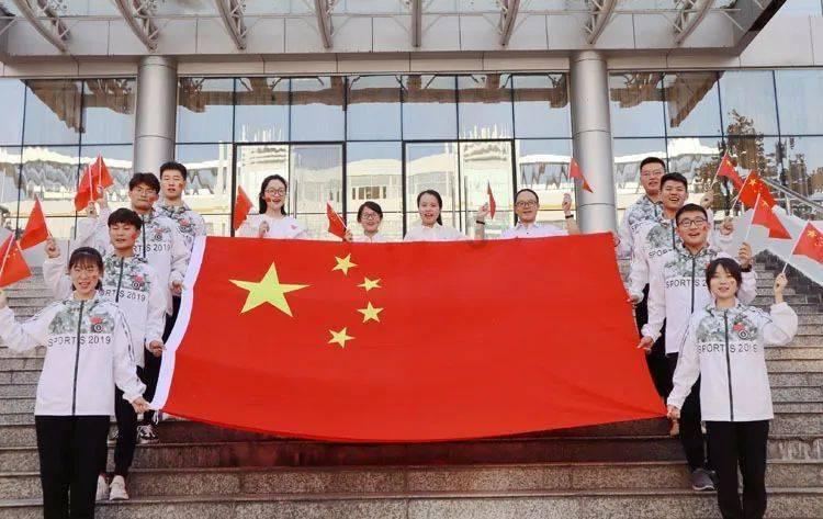 百事可乐美年达是不是碳酸饮料？