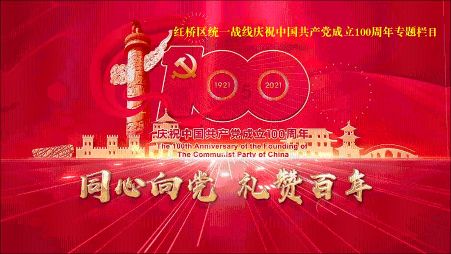 布依族人民在认识与改造自然的过程中，形成了独特的服饰文化