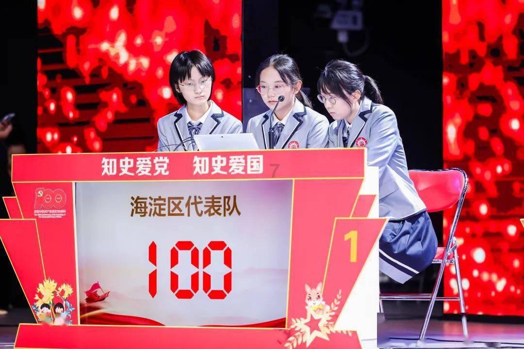 逃离黑白系房屋